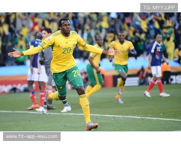 曼城阵地战细腻，哈兰德门前抢点再下一城